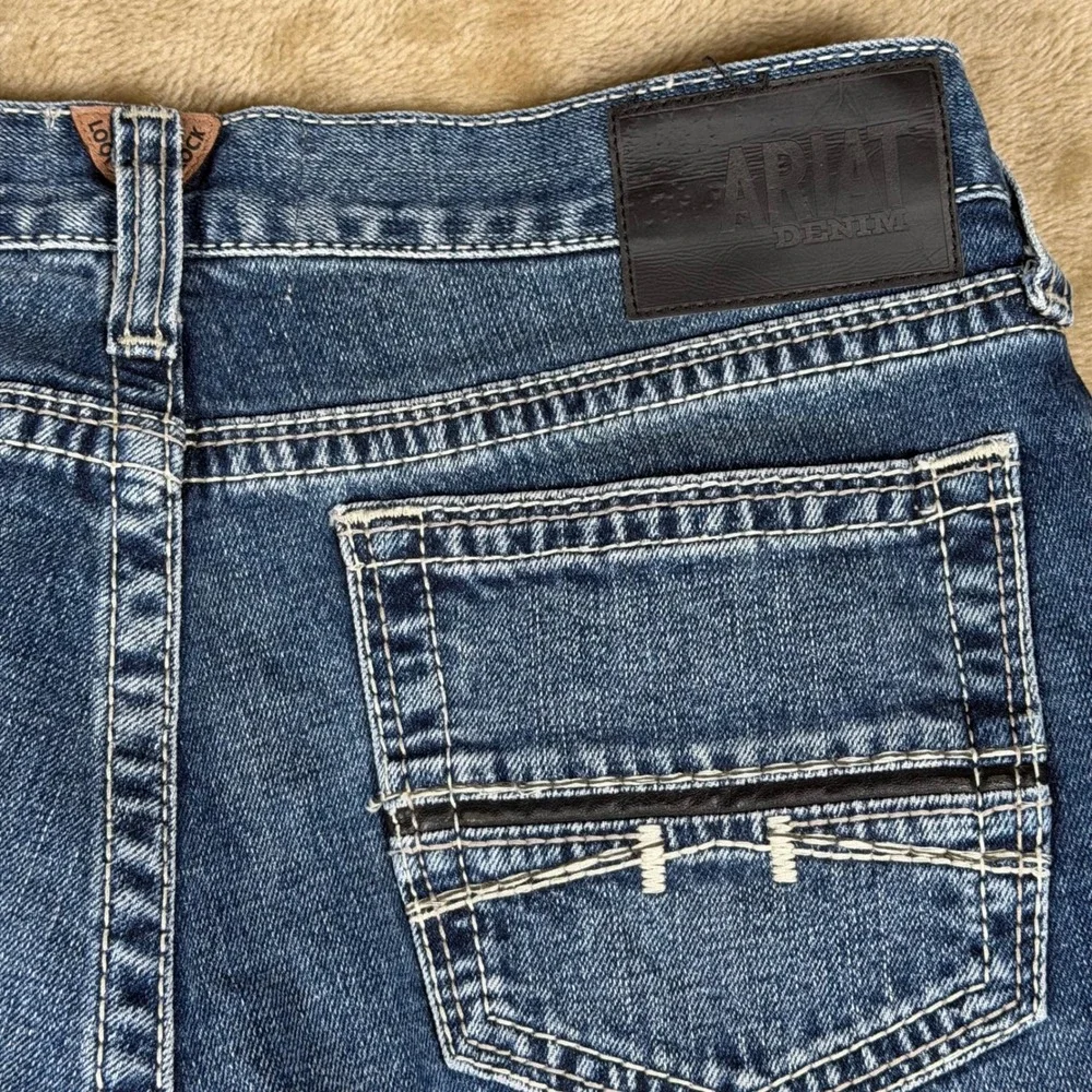 Ariat M7 Slim Fit Straight Leg Jeans Mens 34x30 Medium Wash Blue Denim
